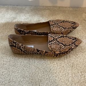 Steve Madden Feather Snakeskin Flats